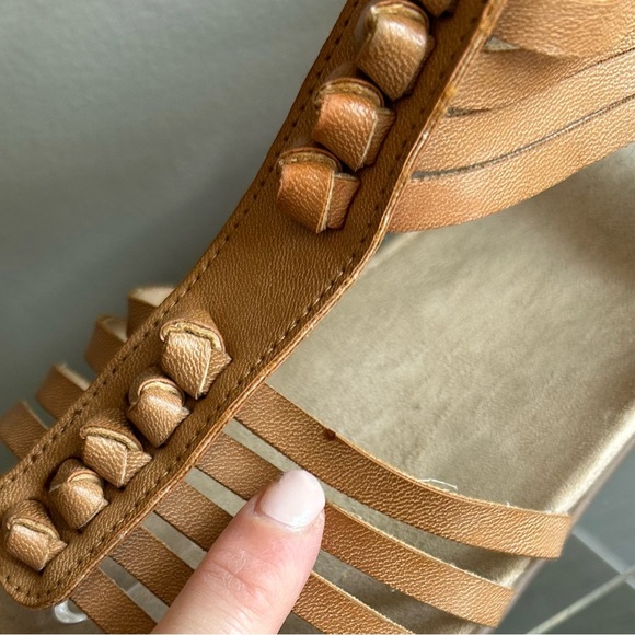 Yuu Handey Strappy Wedge Gladiator Tan Neutral Ankle Strap Sandals 7 Wide Boho - Picture 15 of 16